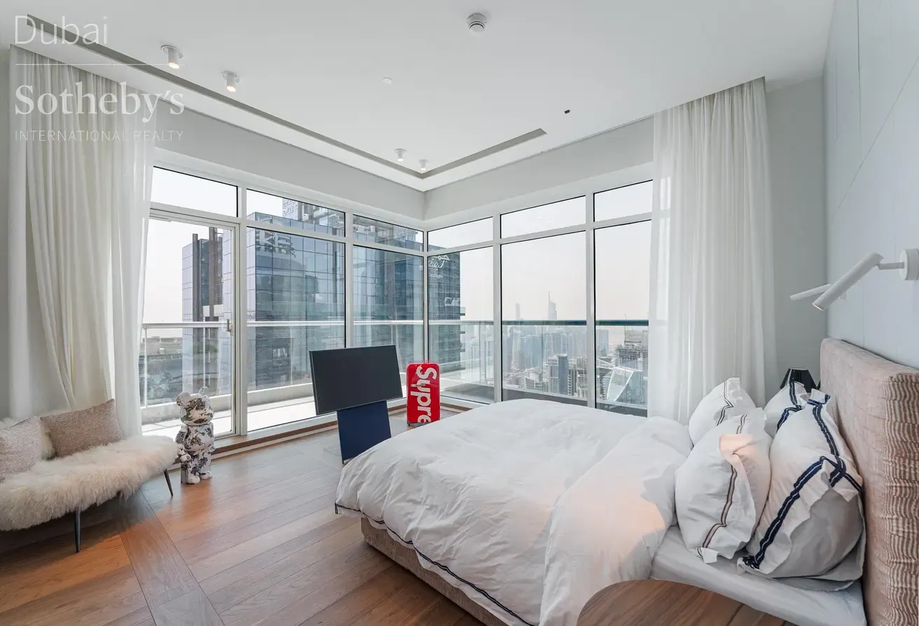 Redesigned Dubai Marina Apartment on High Floor
