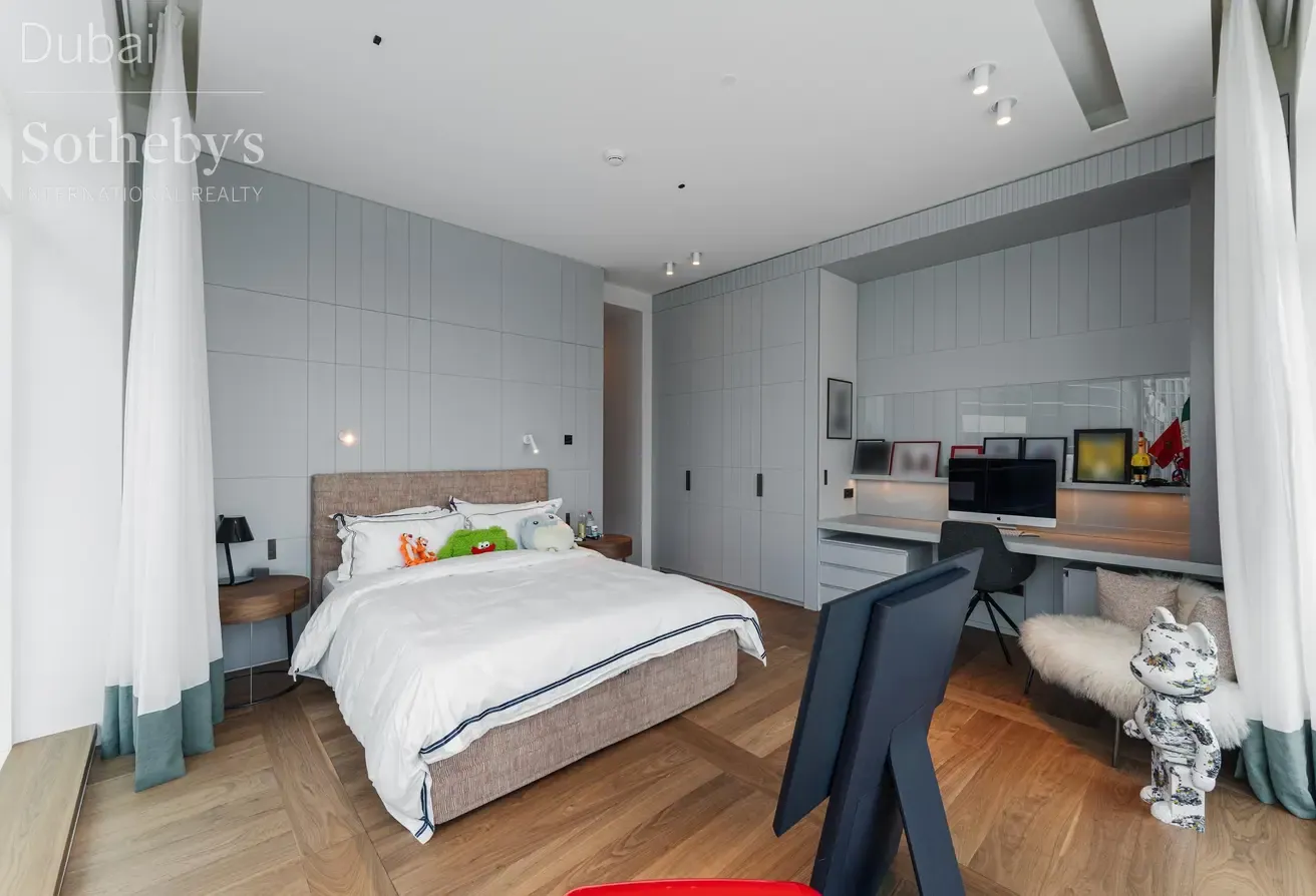 Redesigned Dubai Marina Apartment on High Floor