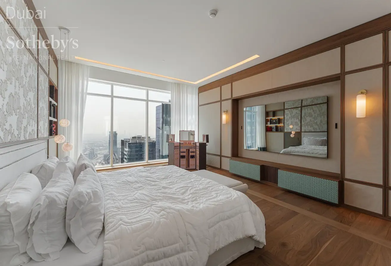 Redesigned Dubai Marina Apartment on High Floor