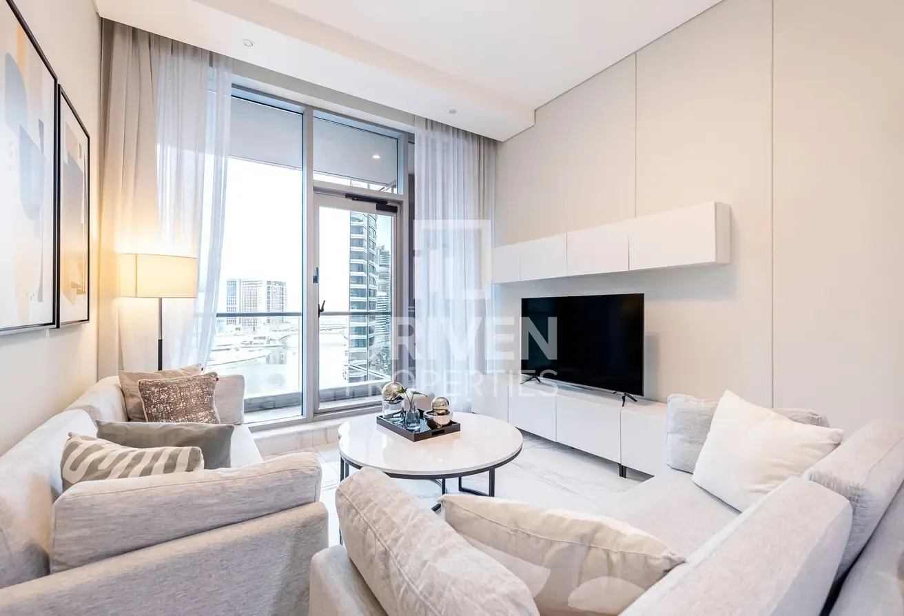 Fully Furnished and High Floor | Canal View