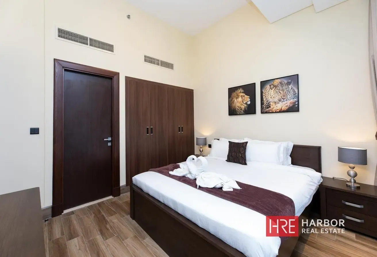 Canal View | Modern Unit | Furnished | High Floor