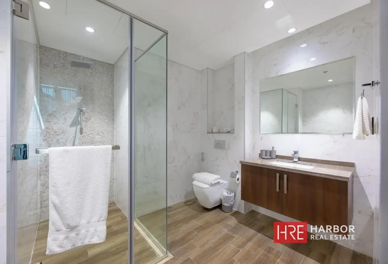 Canal View | Modern Unit | Furnished | High Floor