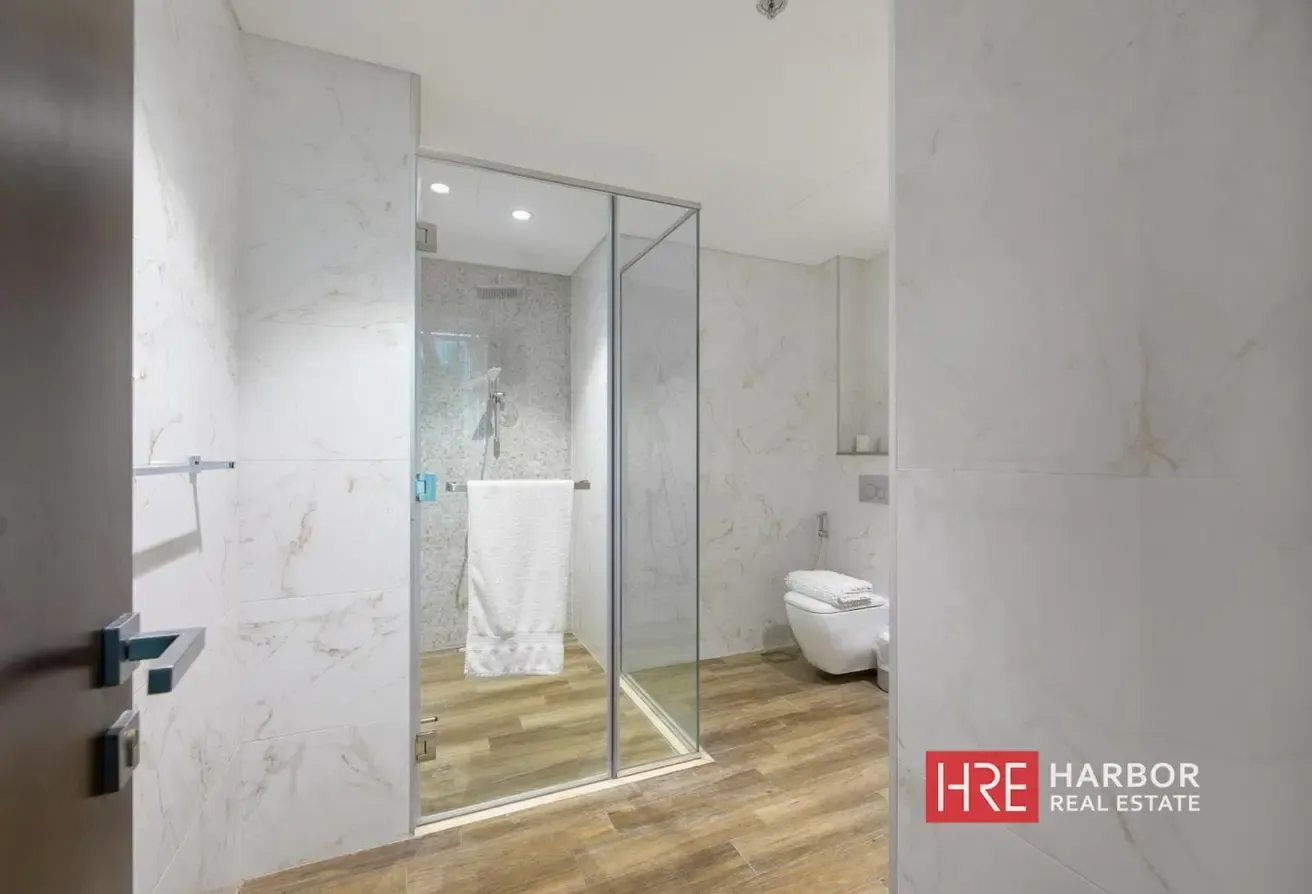 Canal View | Modern Unit | Furnished | High Floor