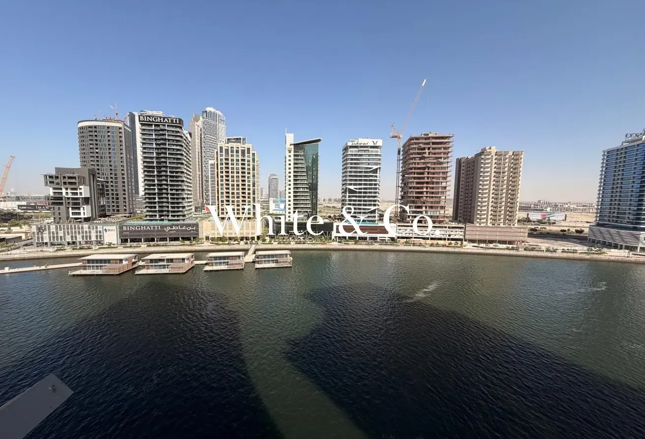 U-Shaped Tower | Canal View | Furnished