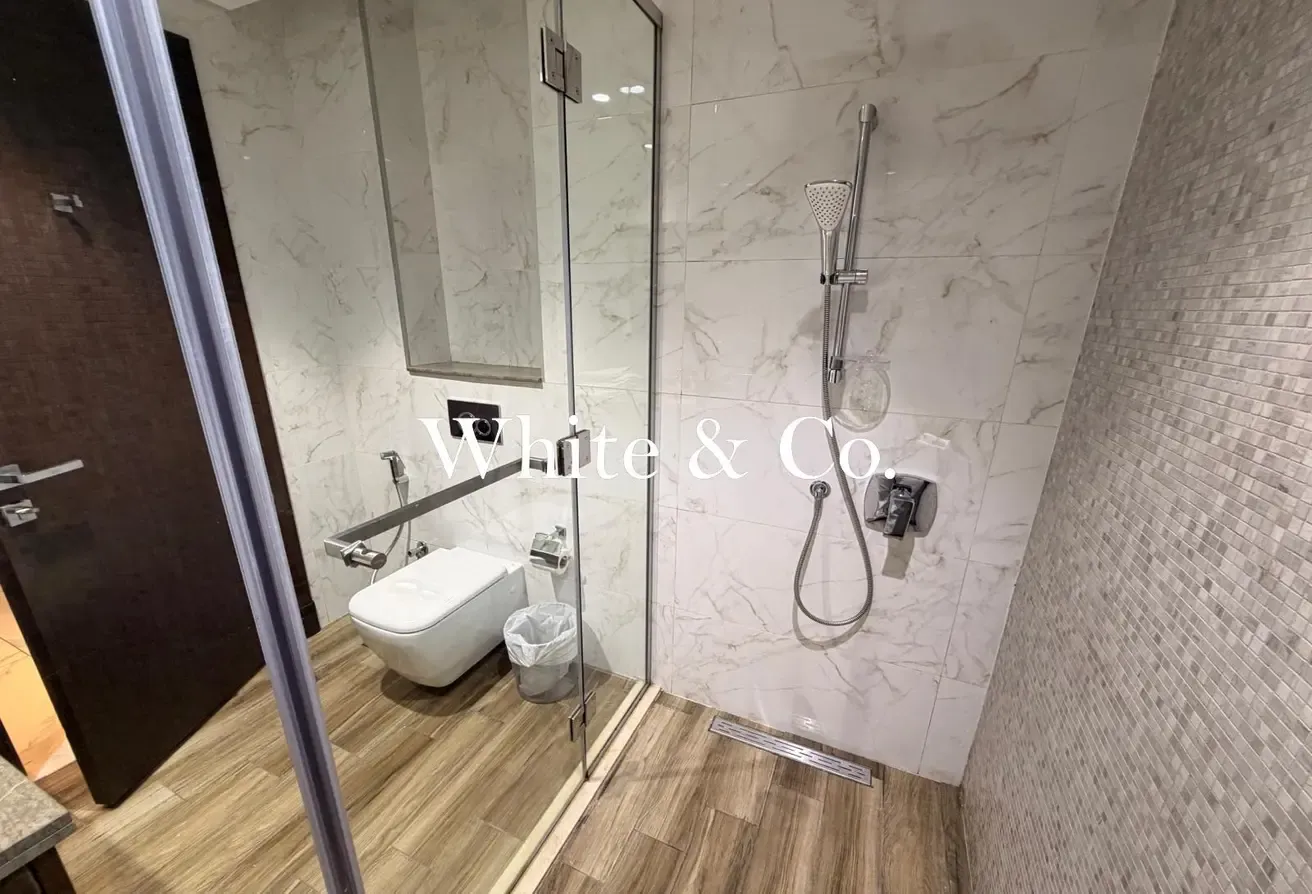 U-Shaped Tower | Canal View | Furnished