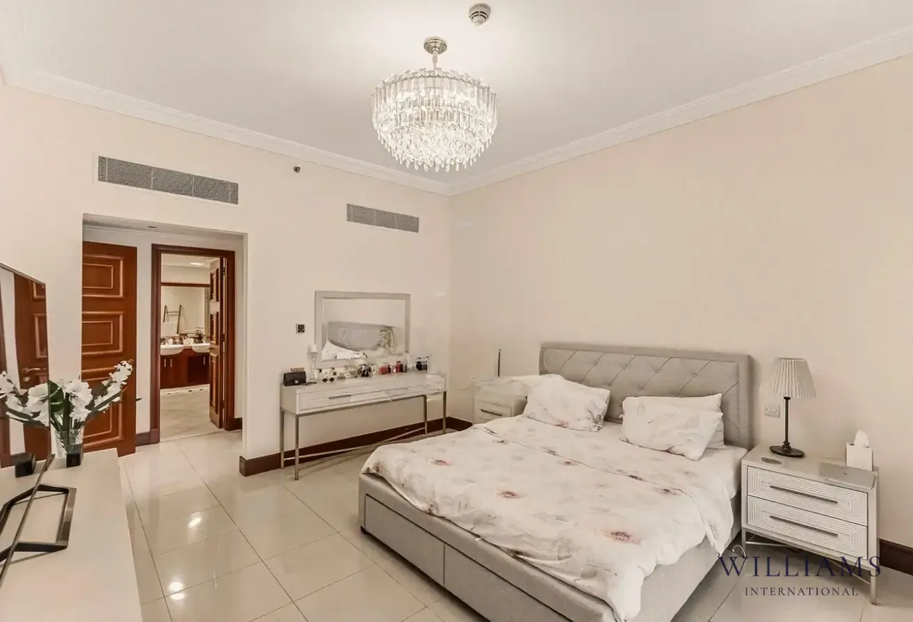 UNFURNISHED | IMMACULATE CONDITION | 2 BED + MAIDS