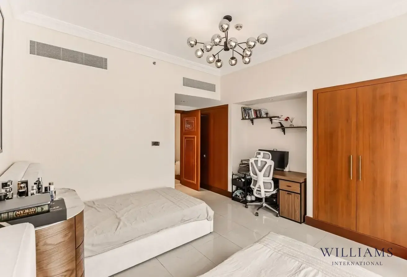 UNFURNISHED | IMMACULATE CONDITION | 2 BED + MAIDS
