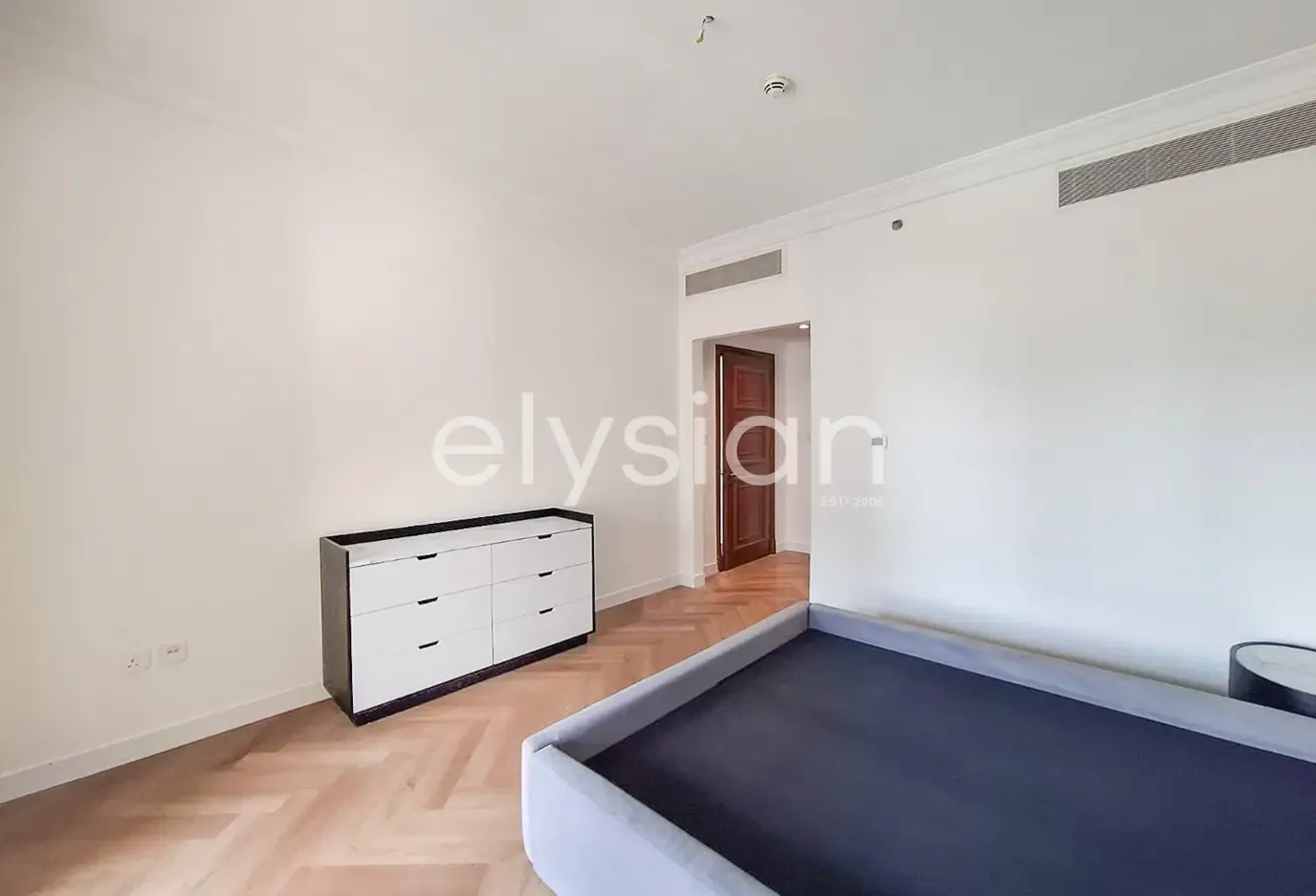 Furnished | Vacant | | Upgraded 1BR