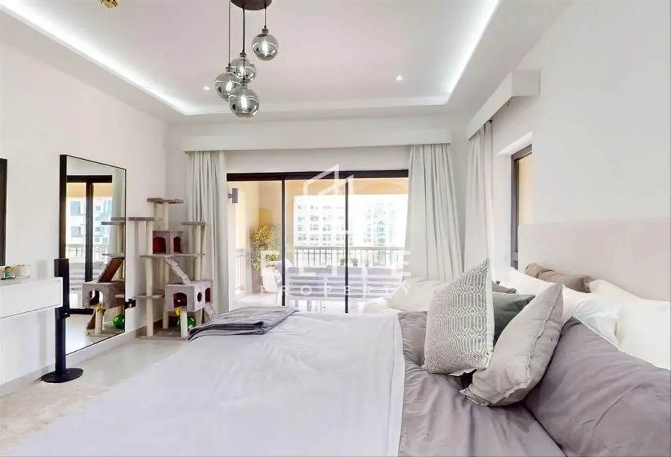 FULLY UPGRADED, HIGH FLOOR, SMART HOME TECH, VOT