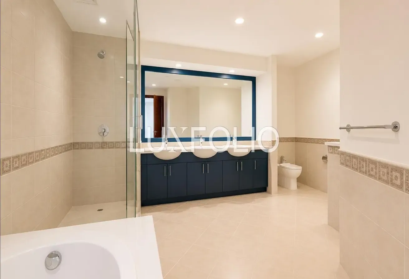 Vacant Now | Upgraded | 1 Bedroom | Large