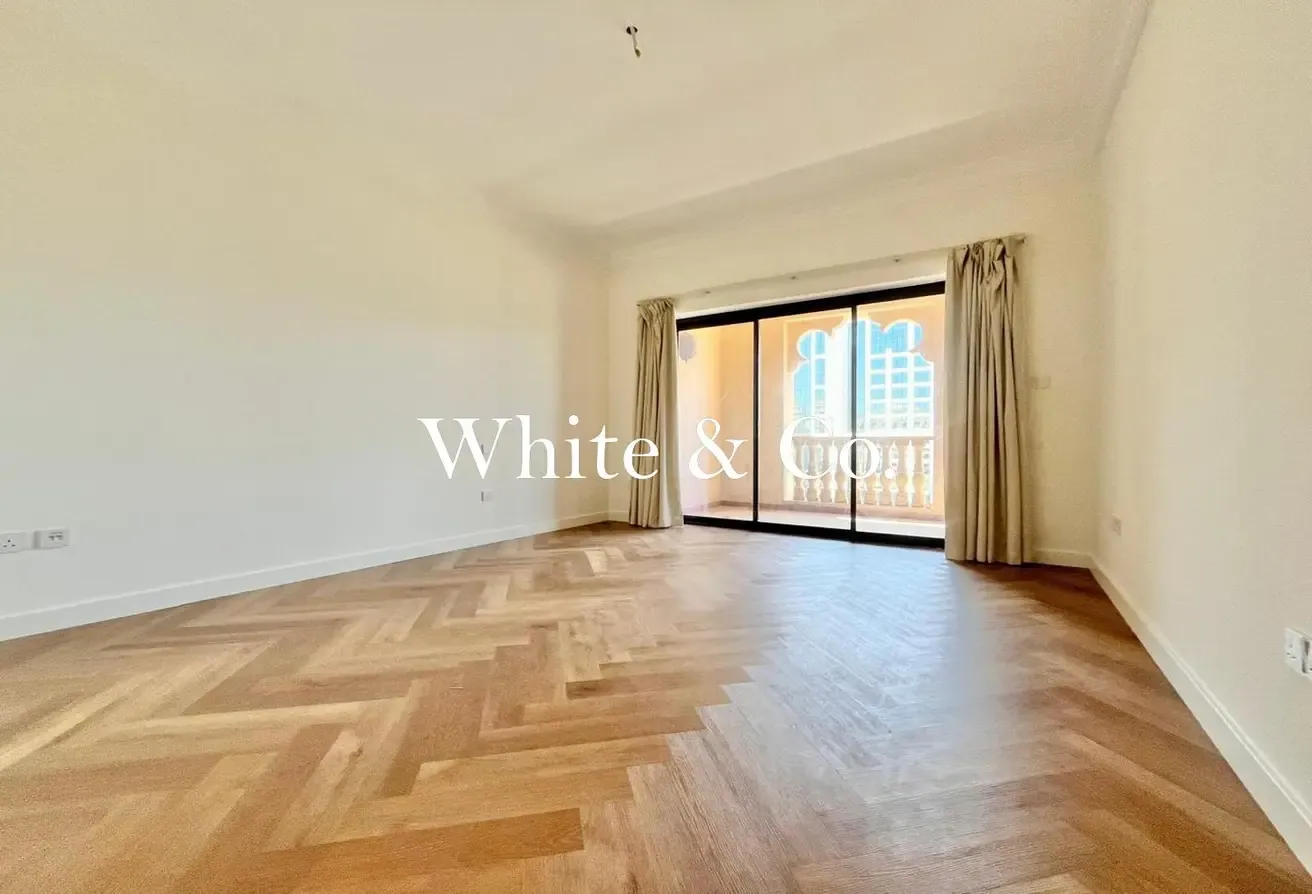 Upgraded | Unfurnished | High Floor Unit