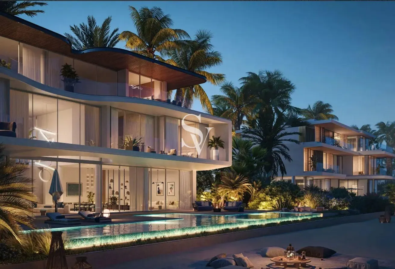 NEXT TO THE TIP - LARGE PLOT- PRIVATE BEACH LIVING
