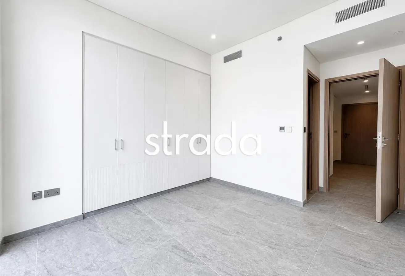 Luxury Living | High Floor | Canal View