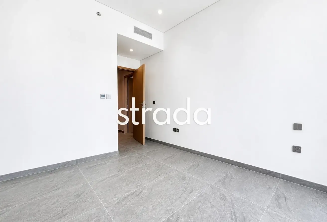 Luxury Living | High Floor | Canal View