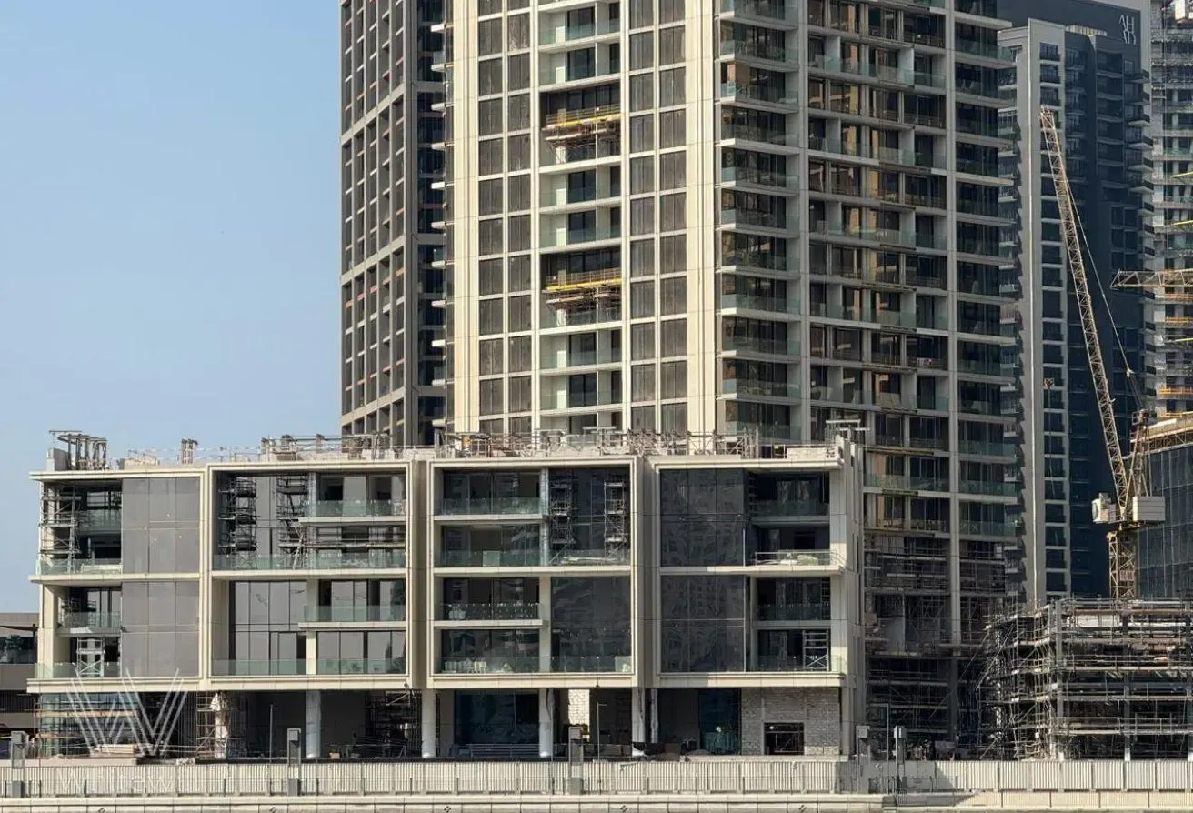 Middle Unit |Extra Storage |Canal Views| 25+ floor