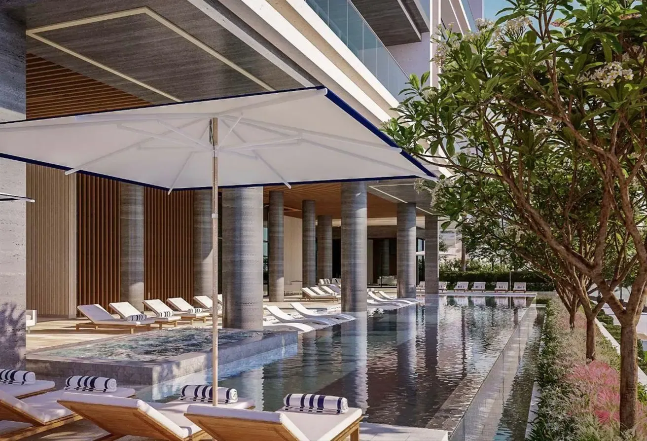 Luxury Living | Canal View | Prime Location