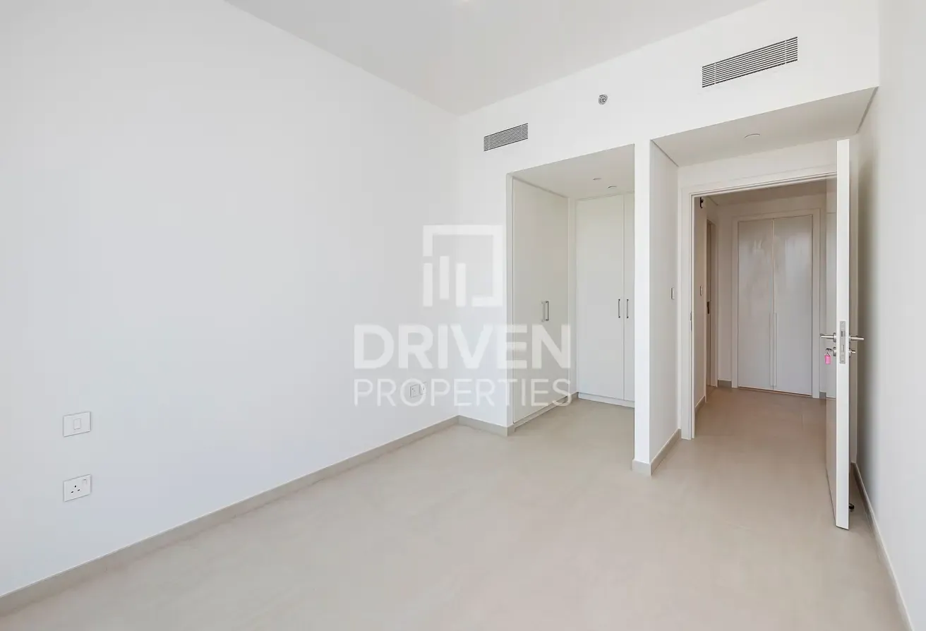 Multiple Options | Community View | Unique Layout