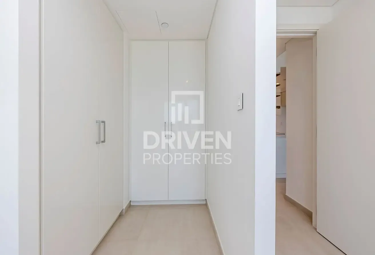 Multiple Options | Community View | Unique Layout