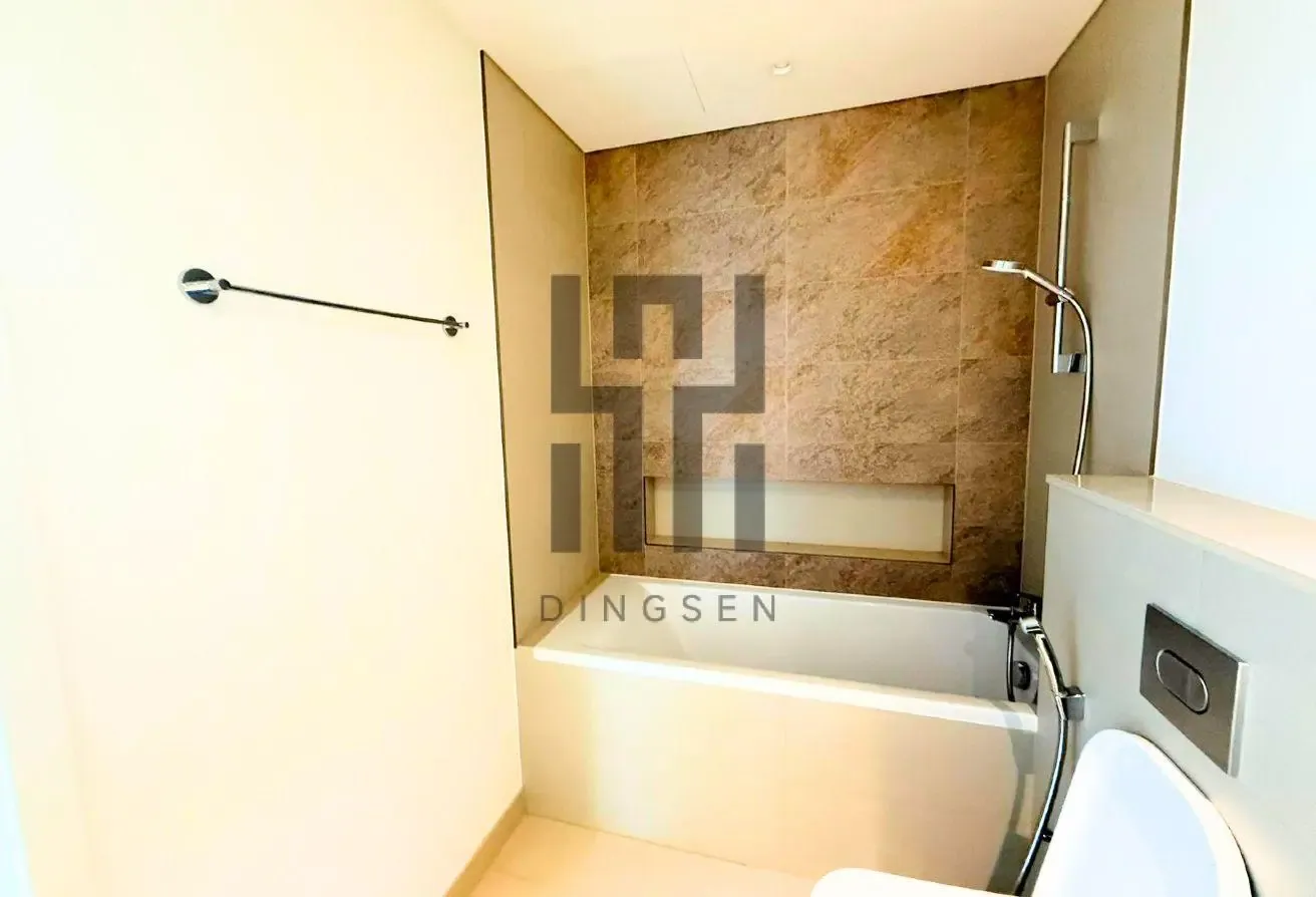 1BR I Downtown Views I Iconic Skyline I Vacant