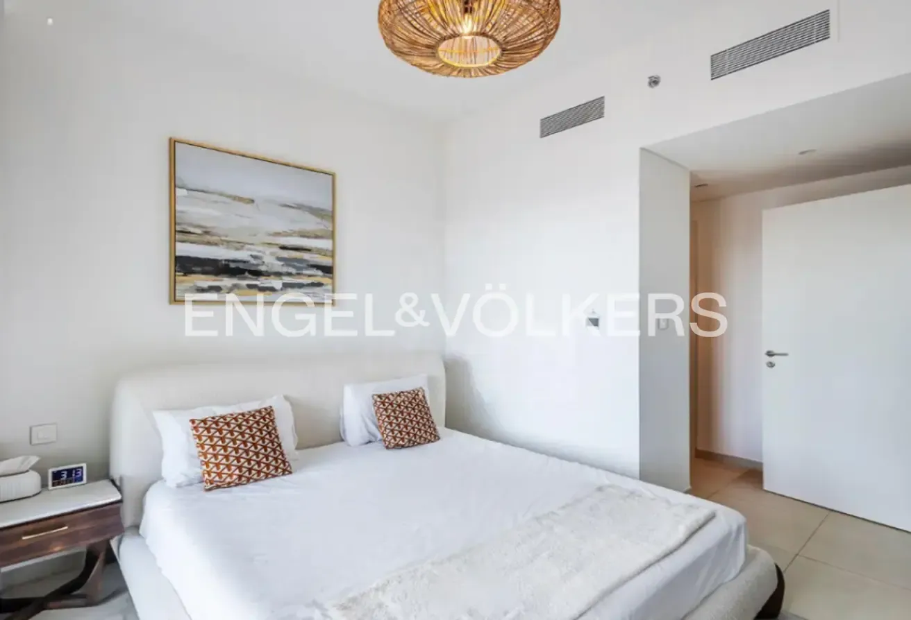 Burj Khalifa View | Vacant Soon | Furnished
