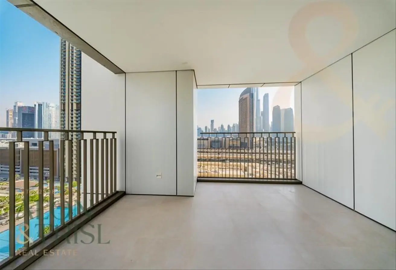 Pool View I Corner Unit I Burj Khalifa View