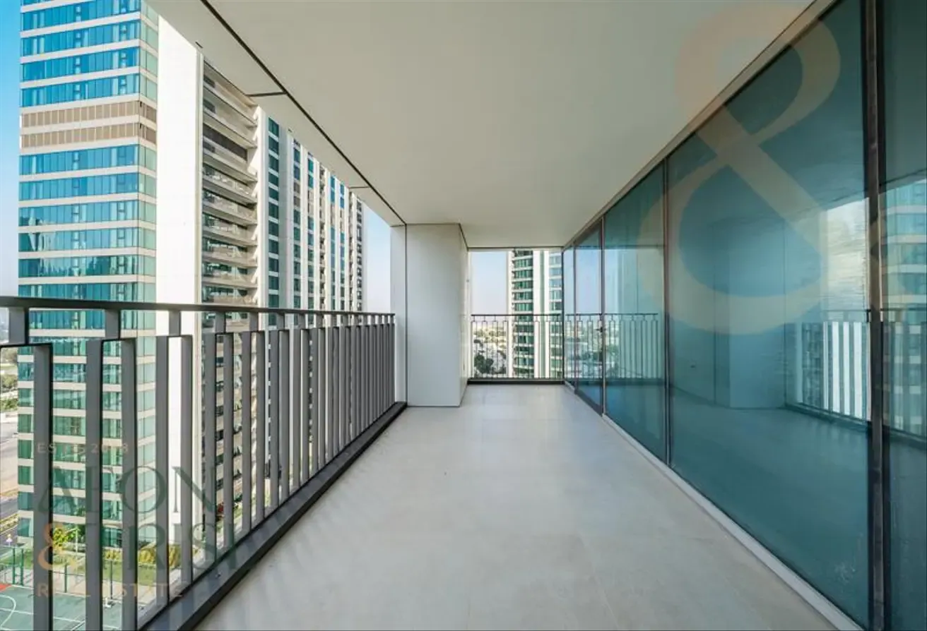 BURJ KHALIFA VIEW I CORNER UNIT I POOL VIEW