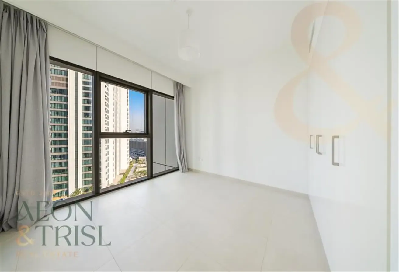 BURJ KHALIFA VIEW I CORNER UNIT I POOL VIEW