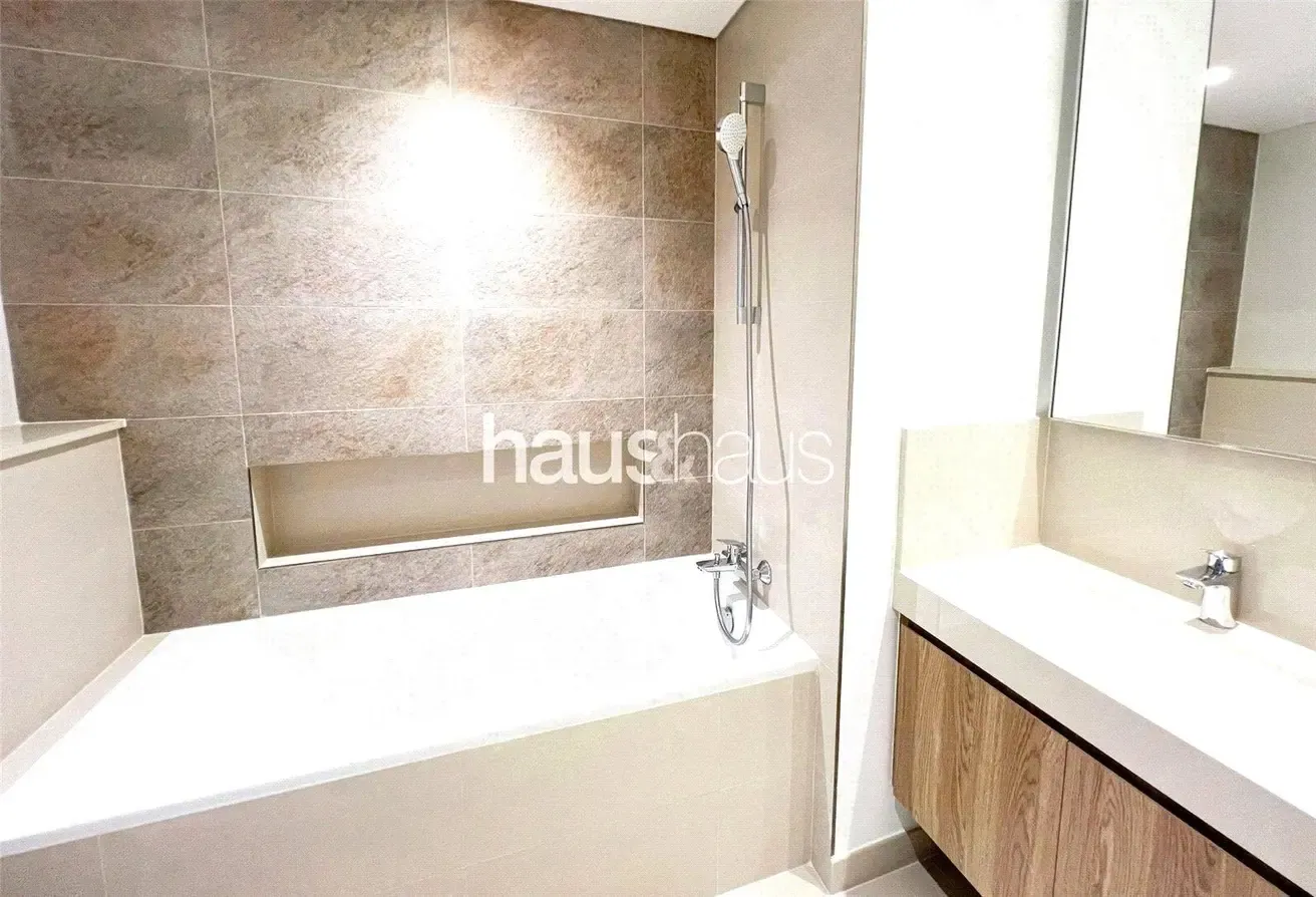 High Floor | Burj Khalifa View | Maids | Vacant
