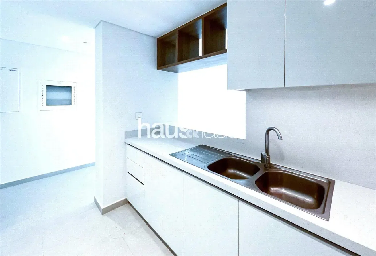 High Floor | Burj Khalifa View | Maids | Vacant