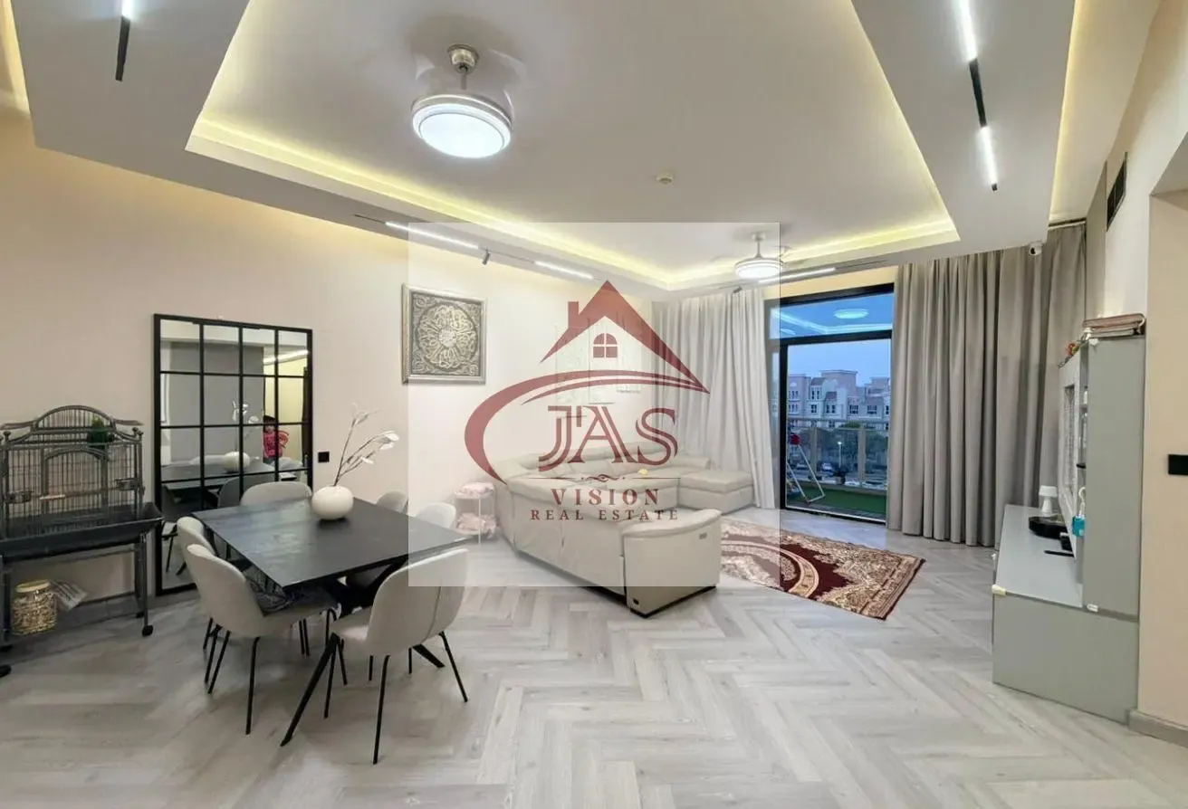 Upgraded | Furnished | Vacant | Next to Metro Stn