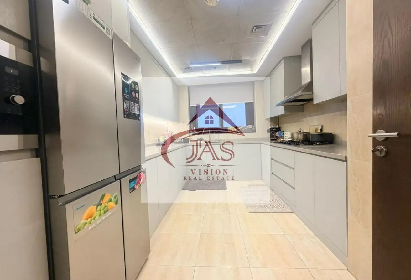 Upgraded | Furnished | Vacant | Next to Metro Stn