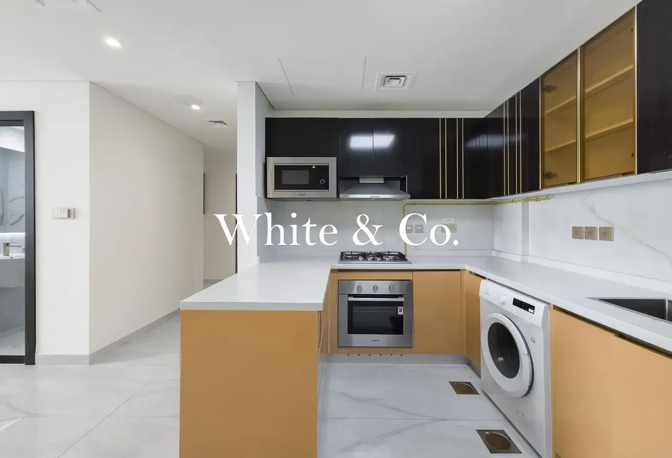 Ready to Move | High Floor | Large Terrace
