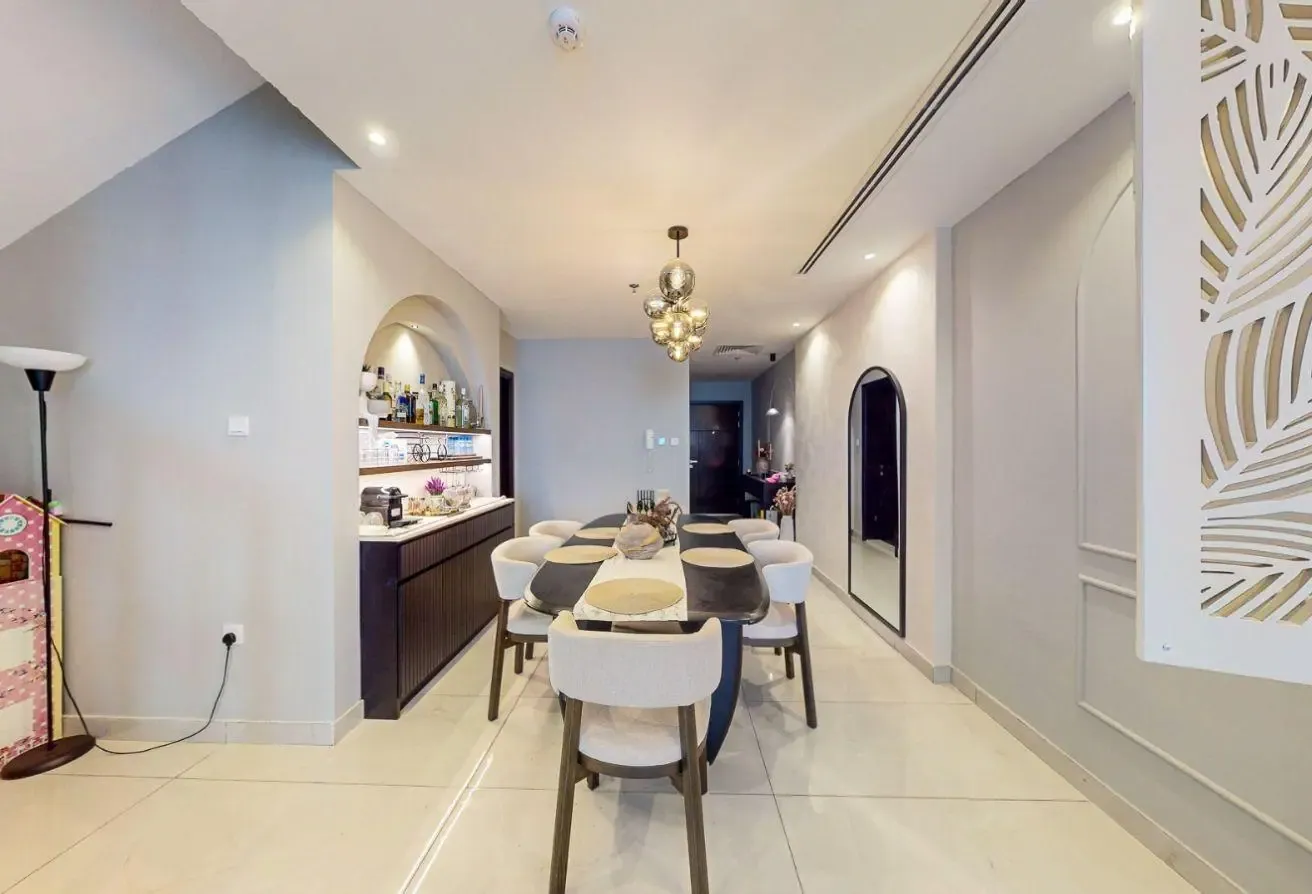 UPGRADED | FULLY FURNISHED | VACANT ON TRANSFER