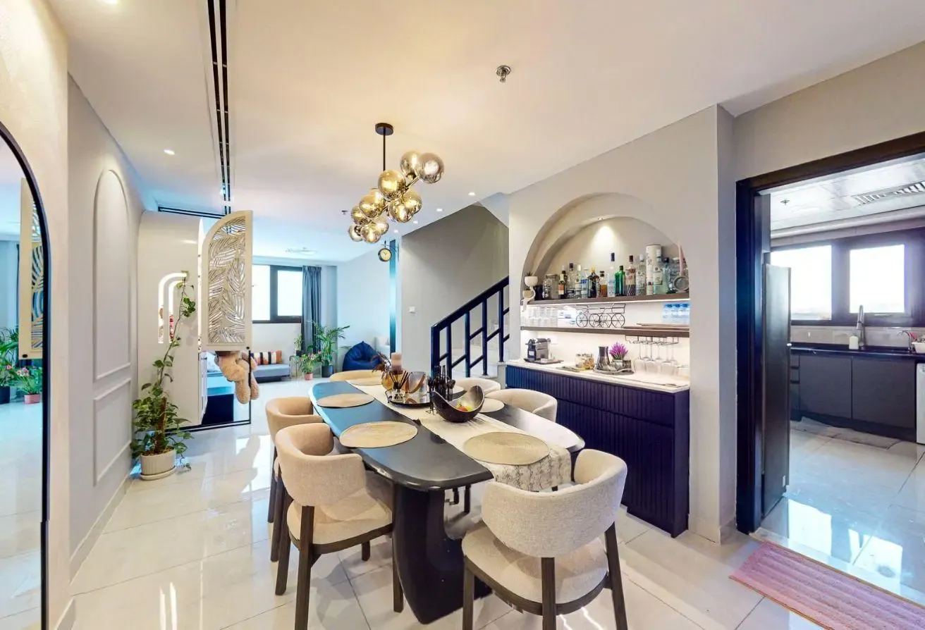 UPGRADED | FULLY FURNISHED | VACANT ON TRANSFER