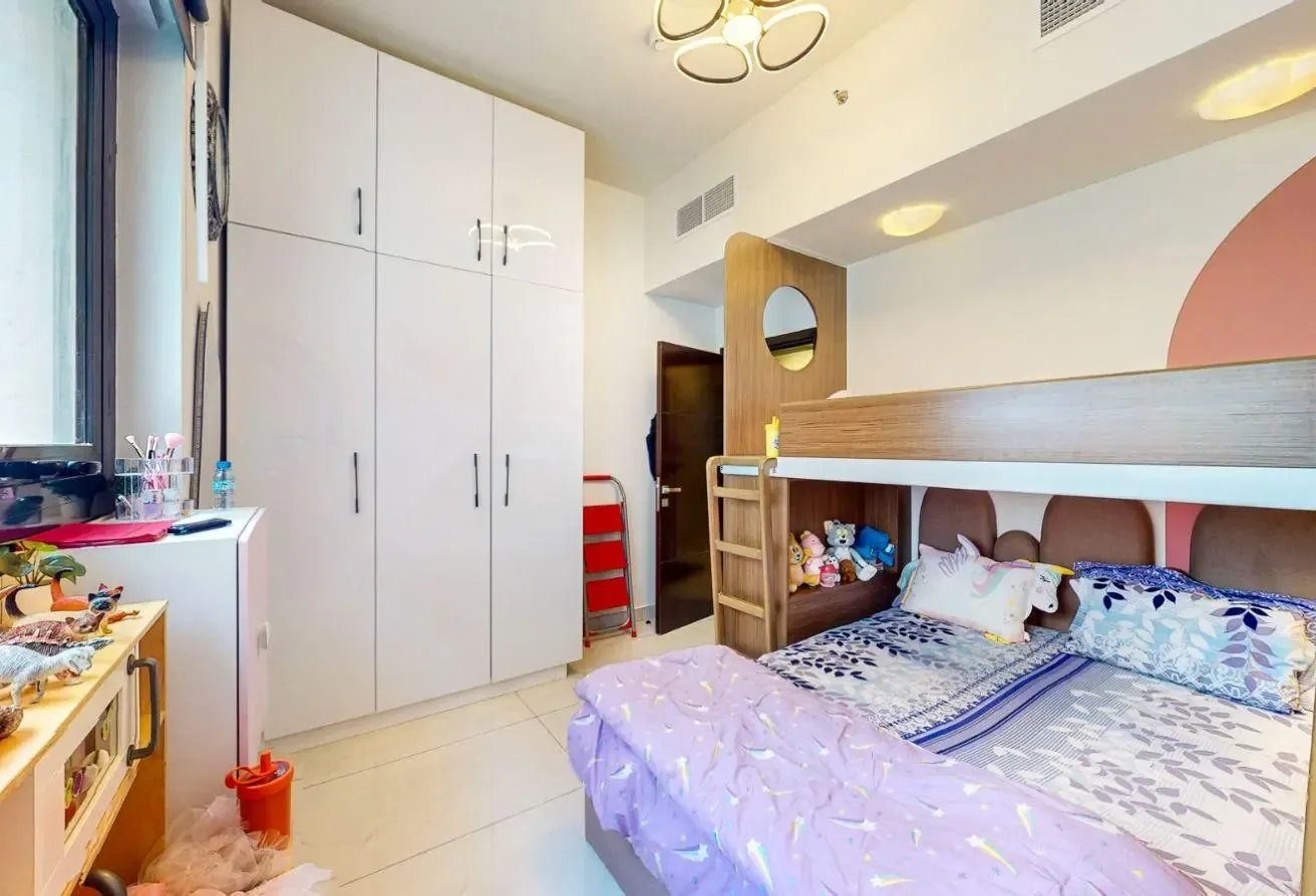 UPGRADED | FULLY FURNISHED | VACANT ON TRANSFER