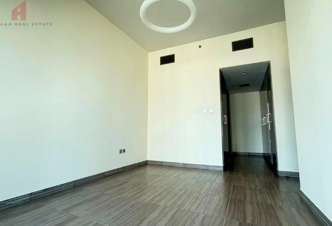 Higher Floor | Lake View 1 Bedroom