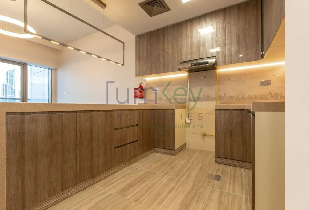 Rare Opportunity Lake View High Flor Vacating Soon