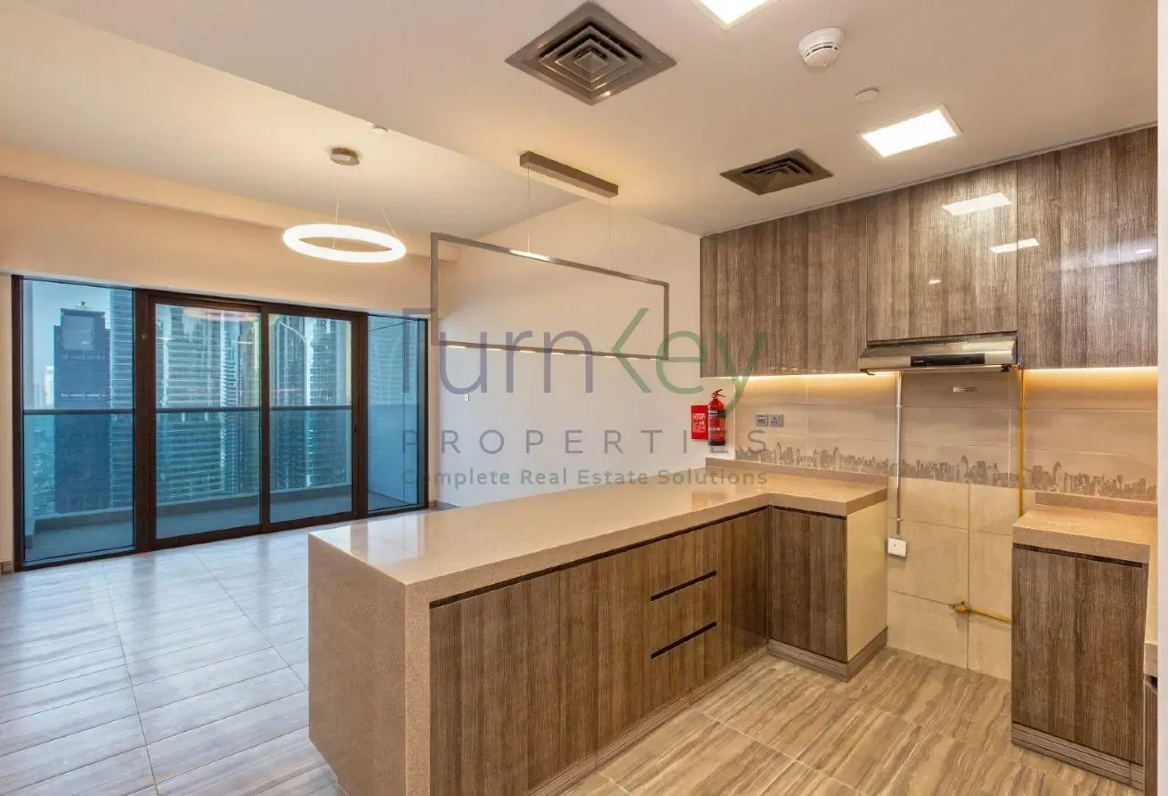 Lake View | Natural light | High Floor