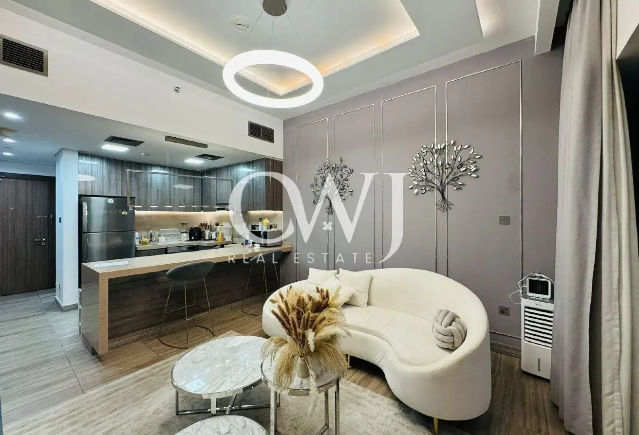 Lake Views | Upgraded | Vacant | High Floor