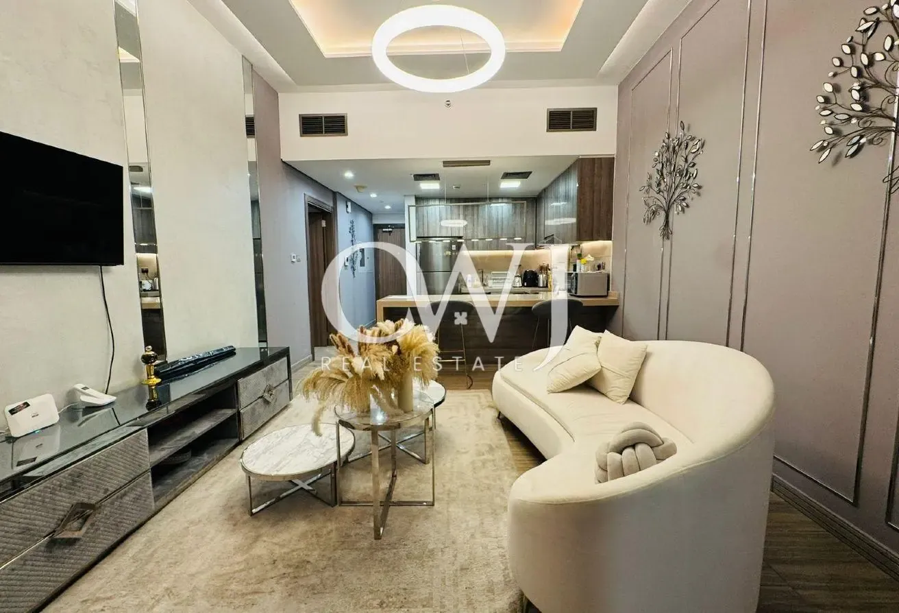 Lake Views | Upgraded | Vacant | High Floor