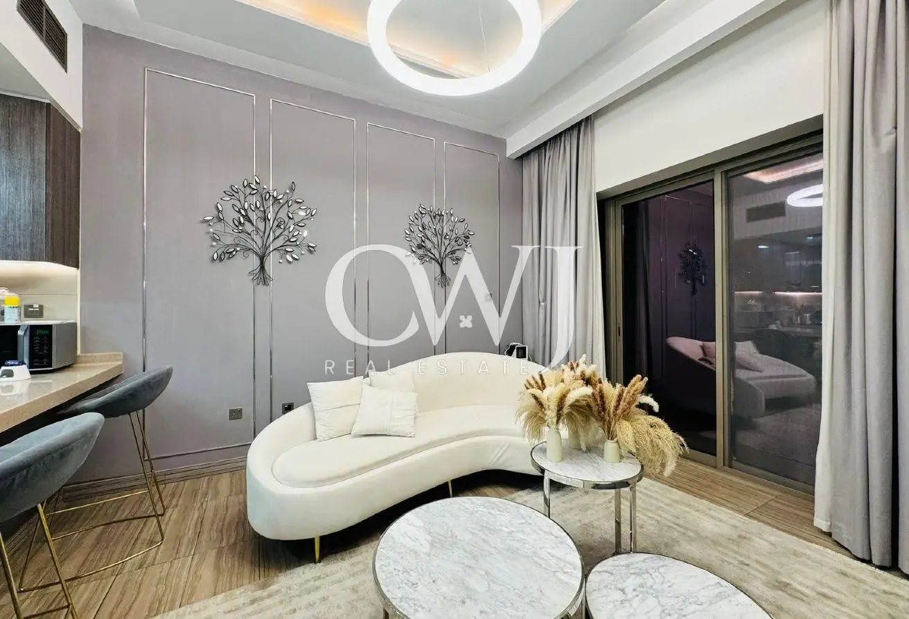 Lake Views | Upgraded | Vacant | High Floor