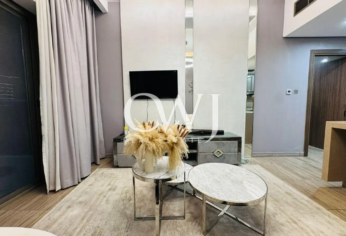 Lake Views | Upgraded | Vacant | High Floor