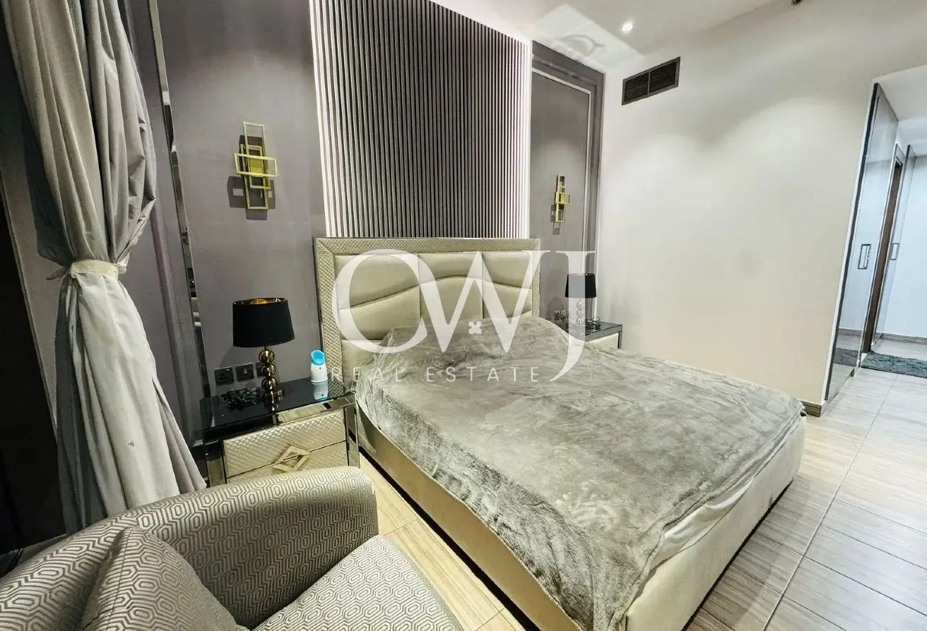 Lake Views | Upgraded | Vacant | High Floor
