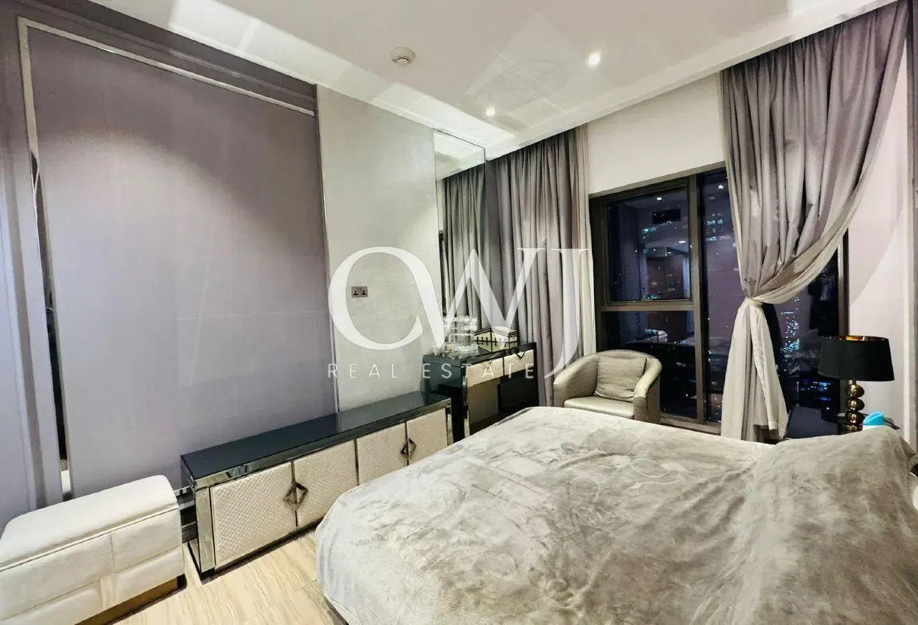 Lake Views | Upgraded | Vacant | High Floor
