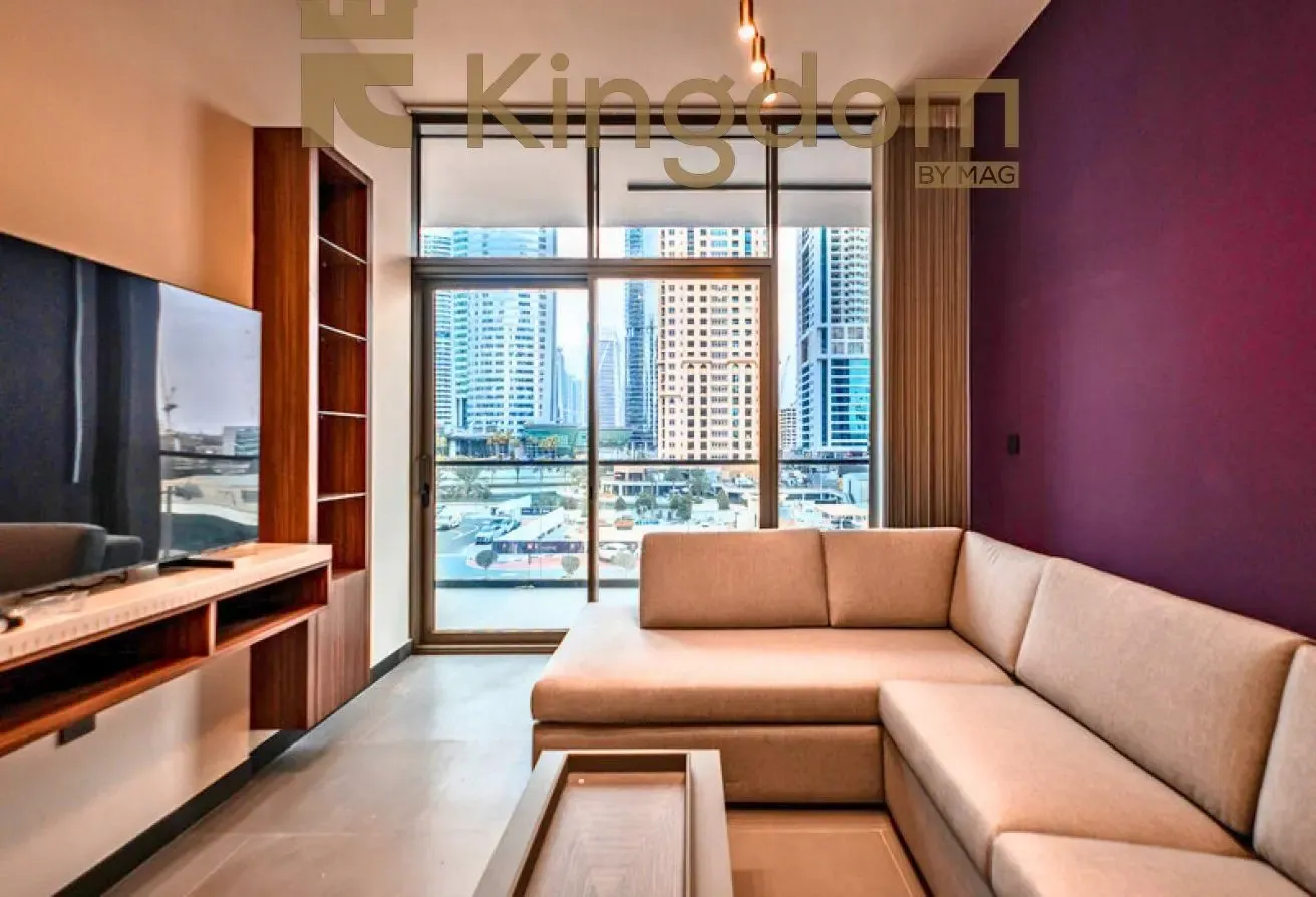 PREMIUM LIFESTYLE | NEAR METRO | LAKEFRONT LIVING