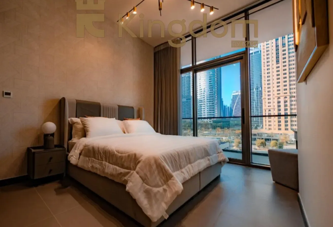 PREMIUM LIFESTYLE | NEAR METRO | LAKEFRONT LIVING
