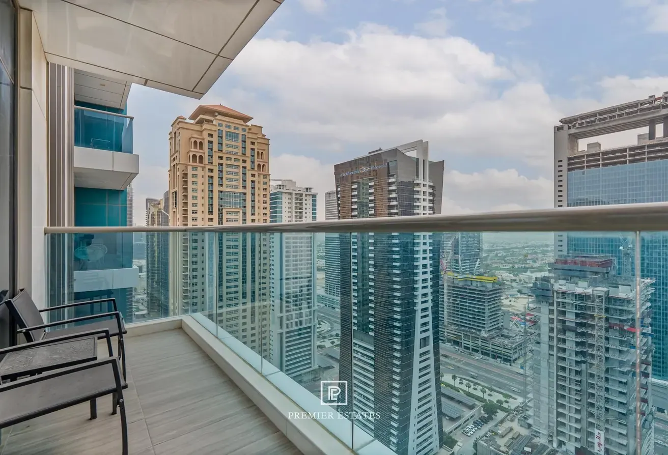 Fully Furnished 1 bed apt | High Floor | Vacant