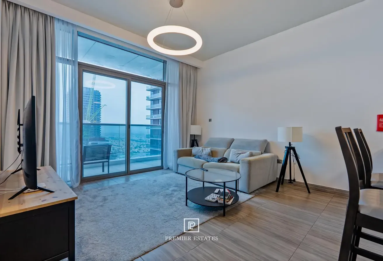 Fully Furnished 1 bed apt | High Floor | Vacant