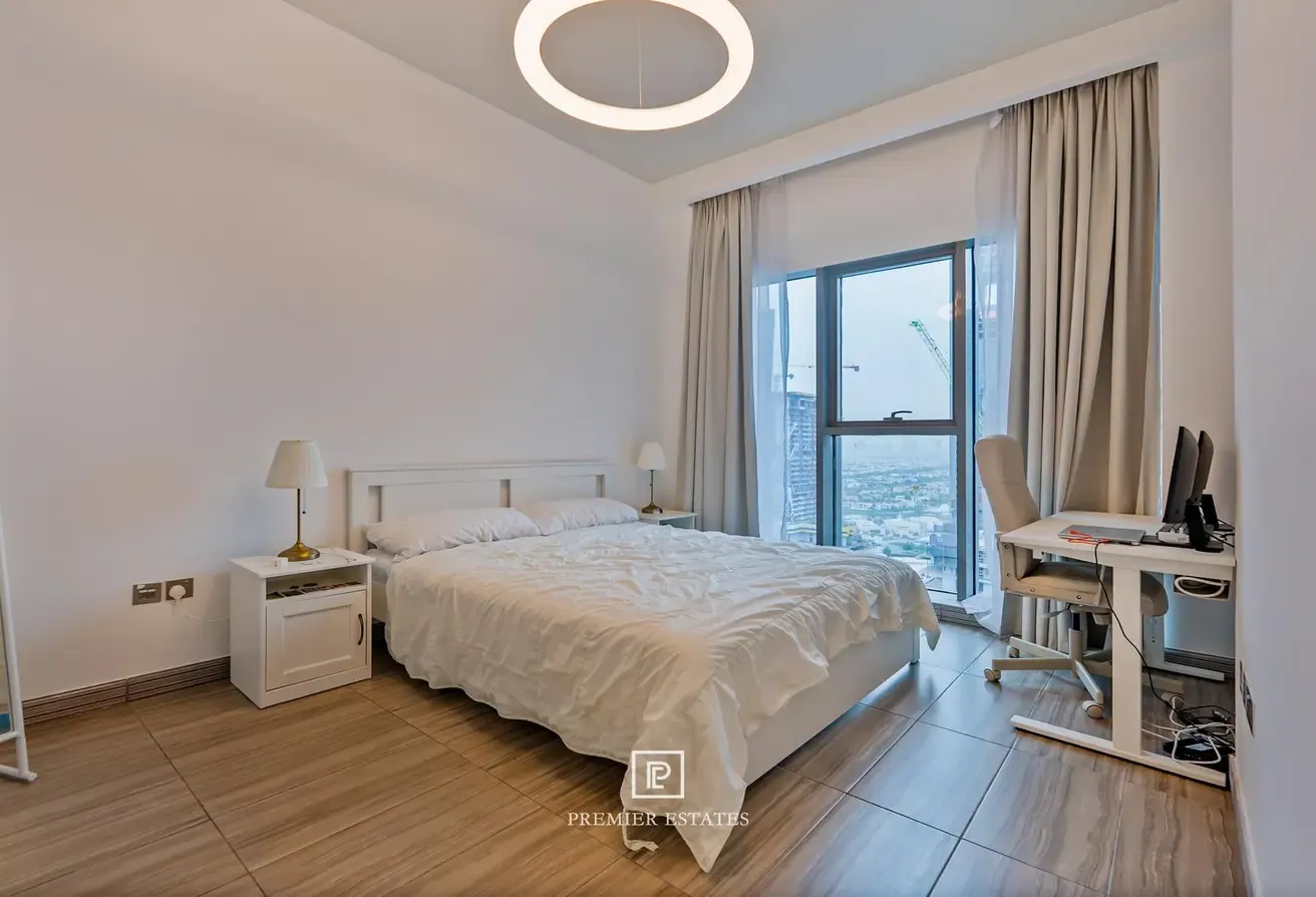 Fully Furnished 1 bed apt | High Floor | Vacant