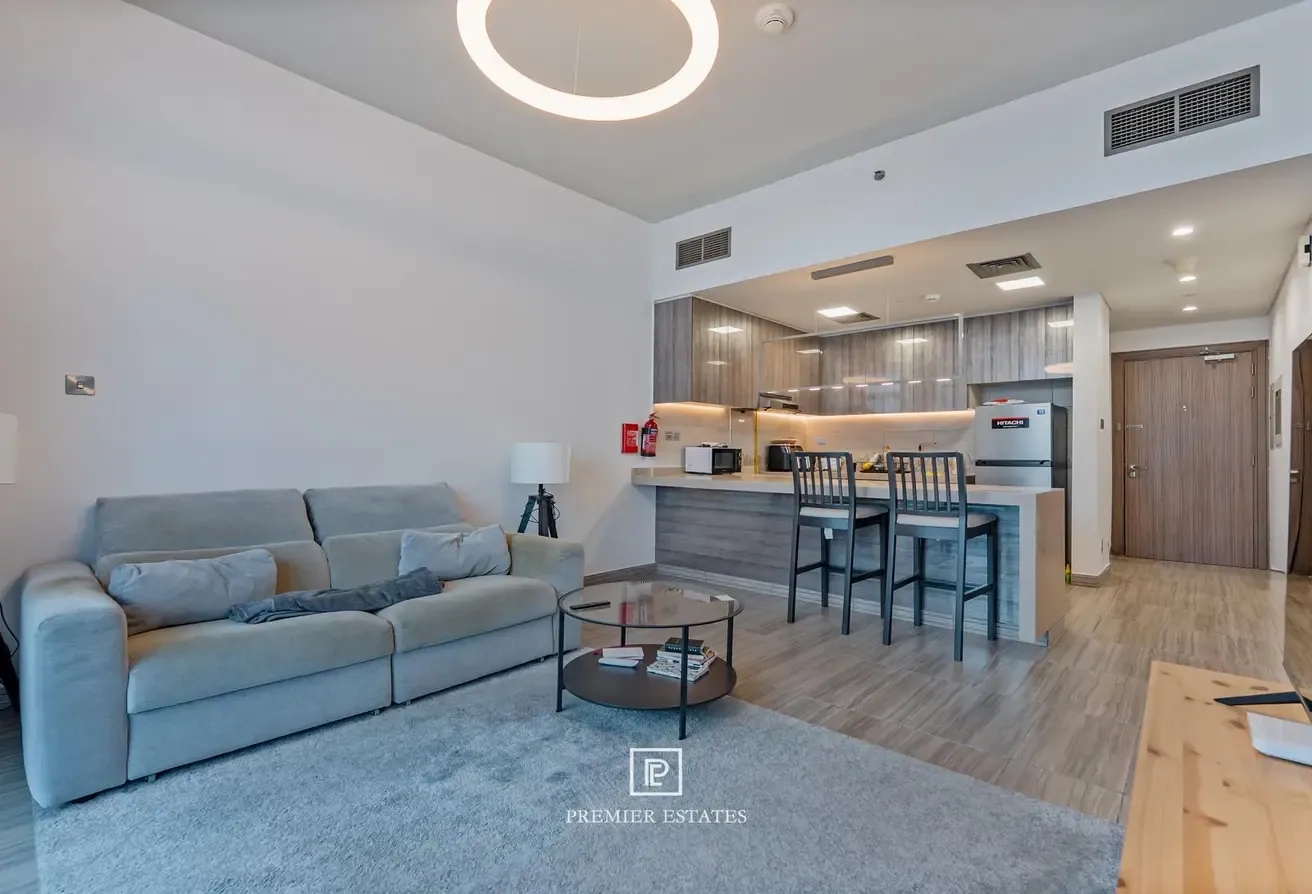 Fully Furnished 1 bed apt | High Floor | Vacant